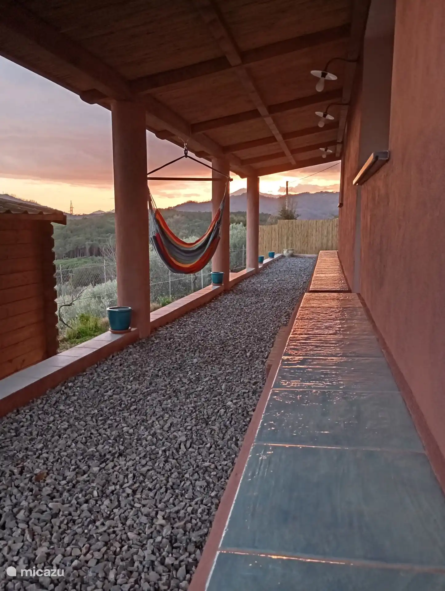 Panoramaterrasse mit Hängematte