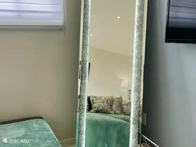 Apartamento Blue Icon en Mambo Beach en Curazao, Banda Arriba (este), Mambo Beach - apartamento ¡Hermoso espejo que se ilumina!