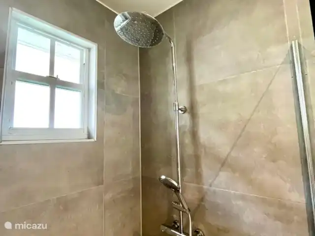 Apartamento Blue Icon en Mambo Beach en Curazao, Banda Arriba (este), Mambo Beach - apartamento Agua caliente disponible.