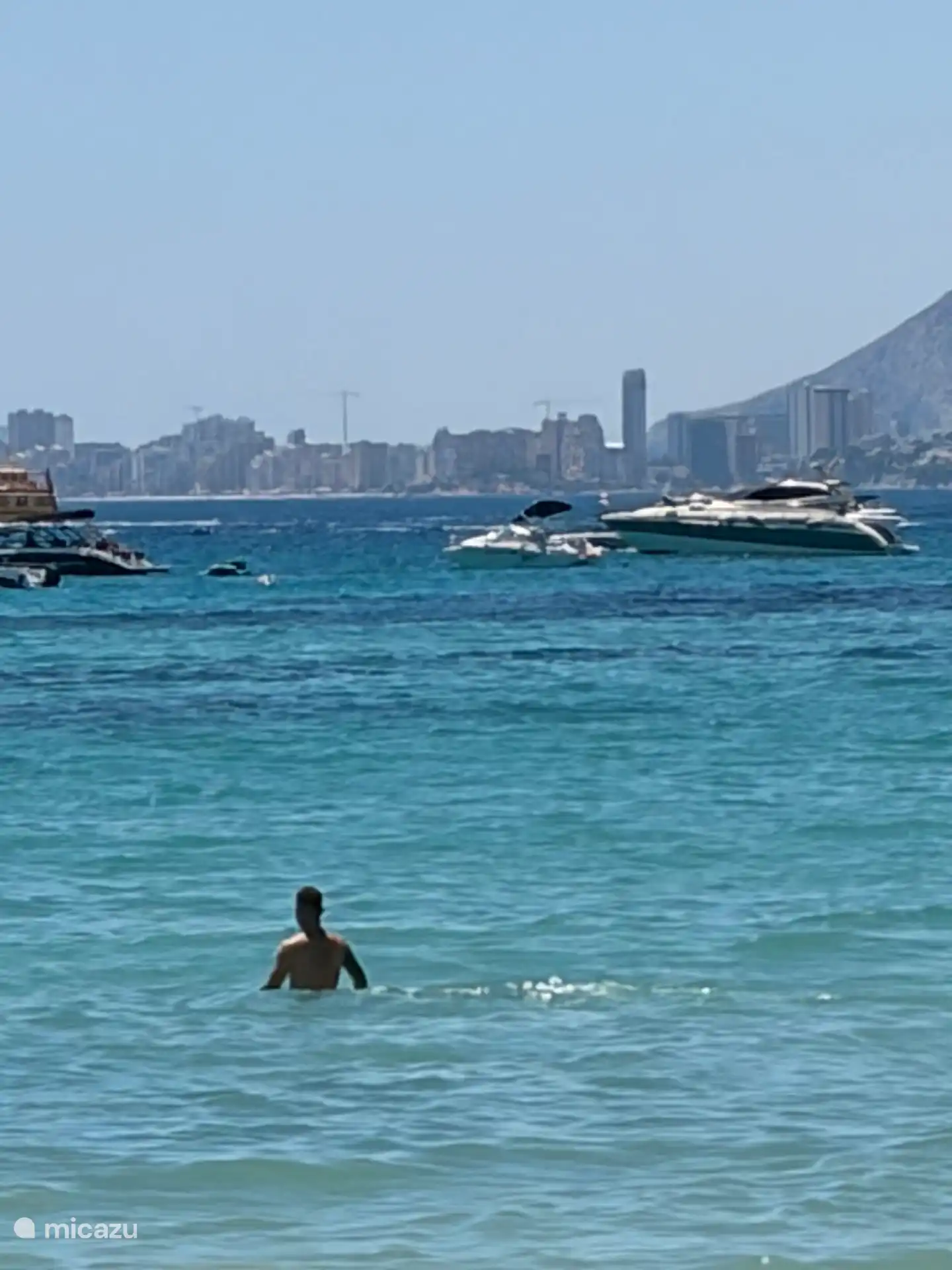 Vue depuis la plage d’El Portet 