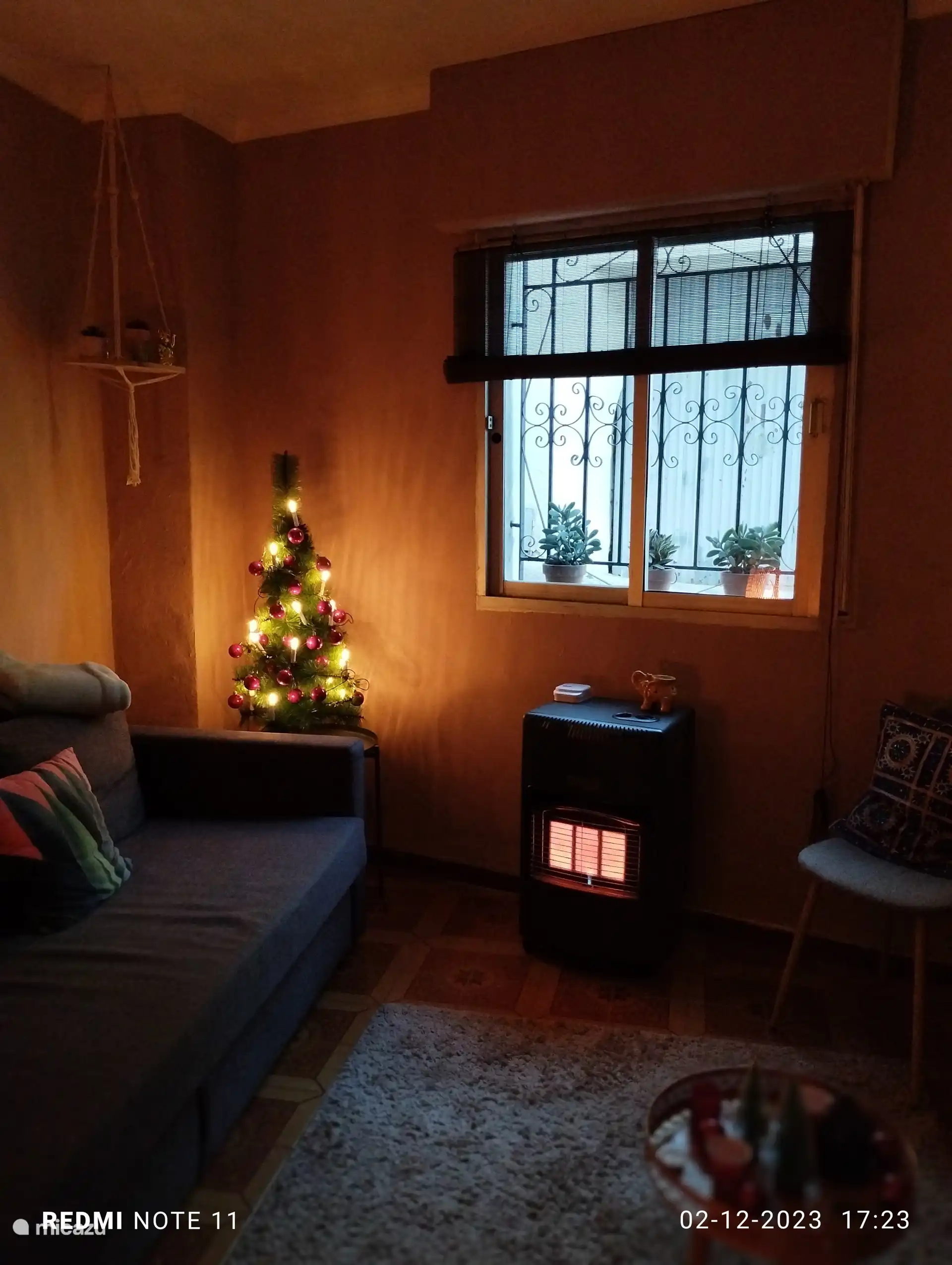 Ook in koudere periodes in het jaar is het goed vertoeven in het huis. 