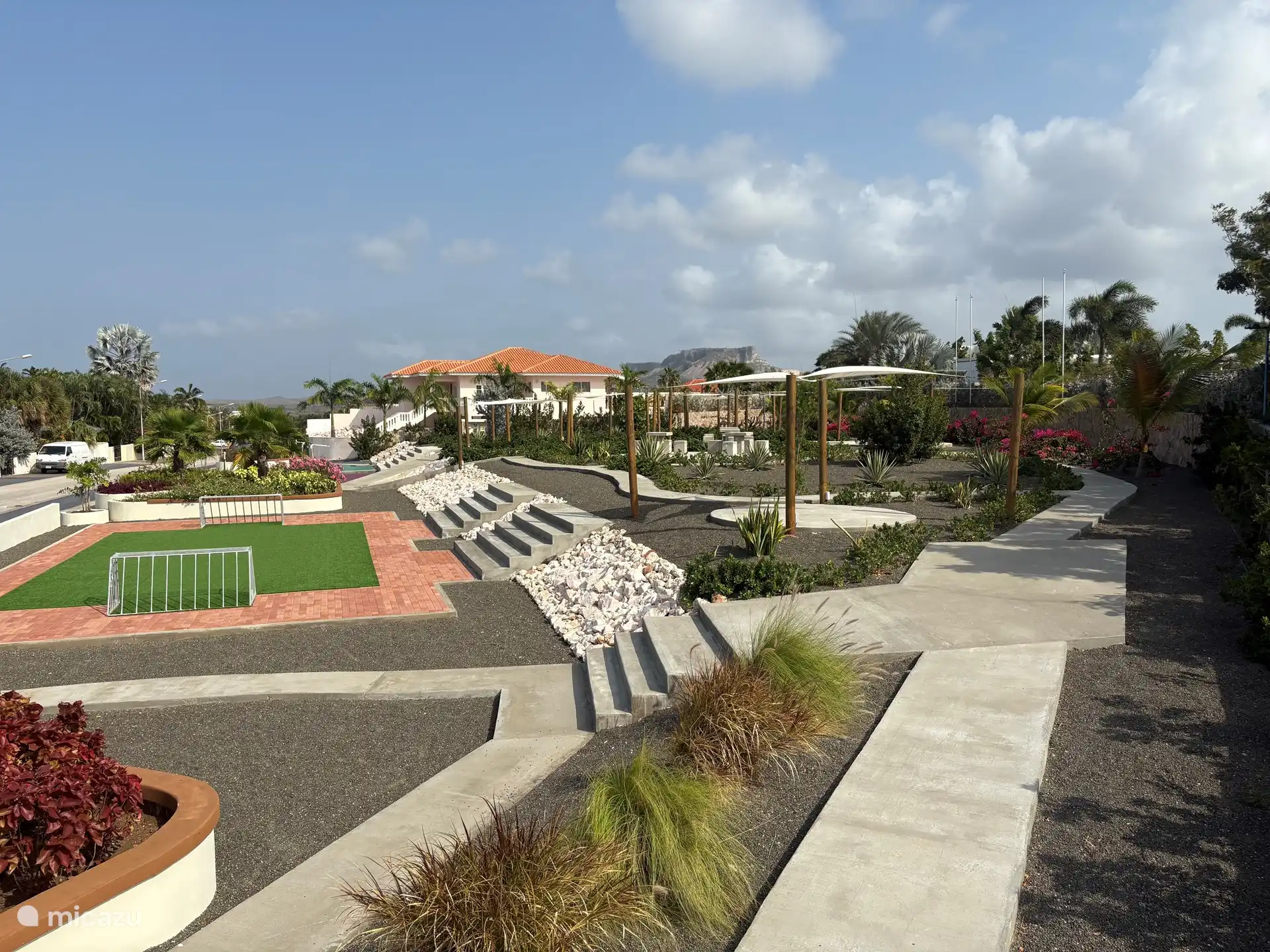 Juste à côté de la villa se trouve un parc de loisirs