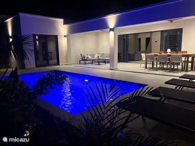 Villa Picobello | Curaçao, Banda Ariba (est), Jan Sofat - villa L’ambiance du soir avec la lumière de la piscine