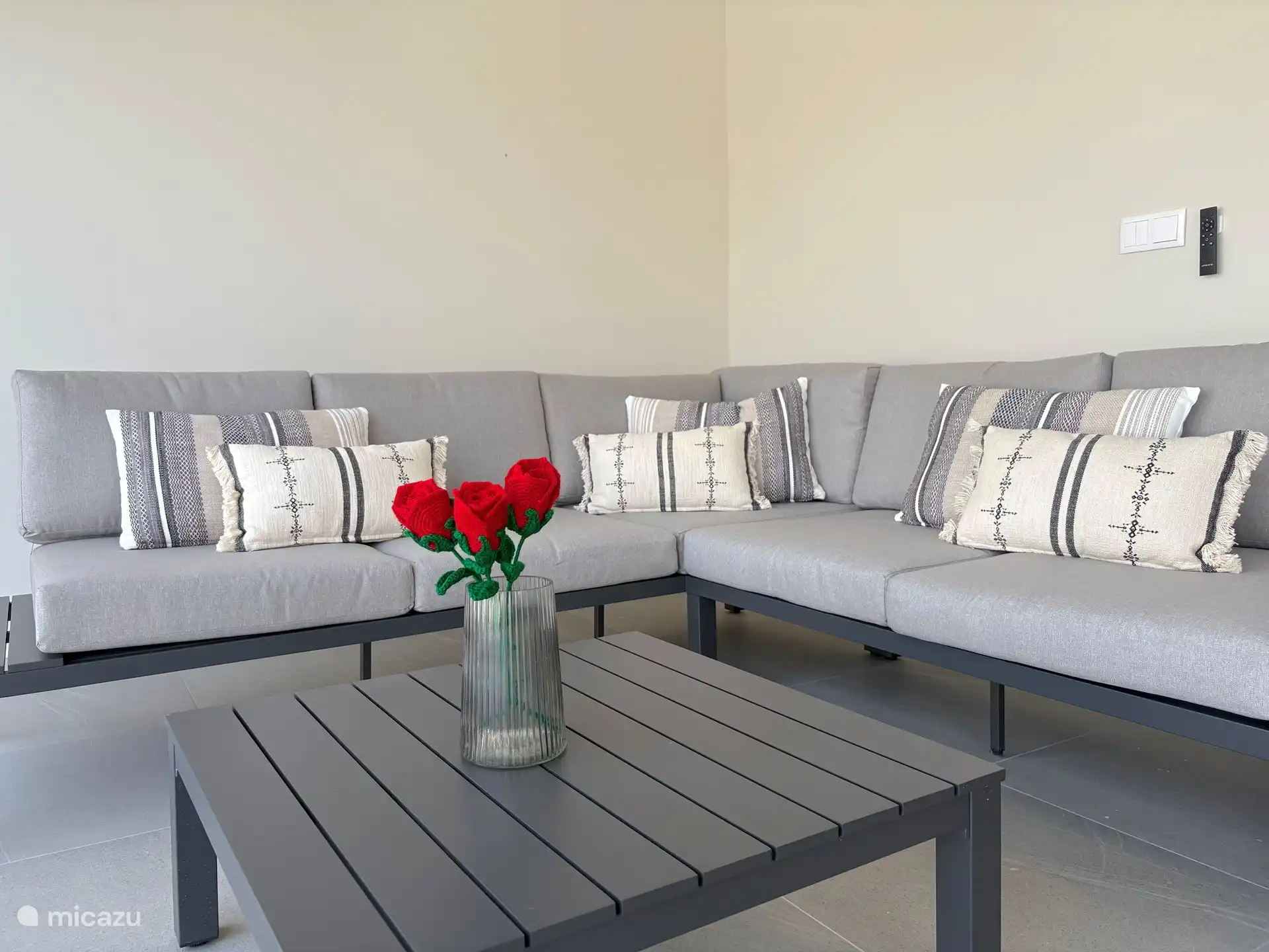 Salon confortable sur la terrasse