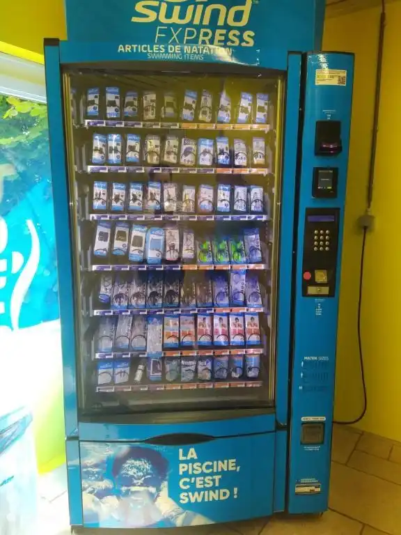 Verkaufsautomat mit Badebekleidung