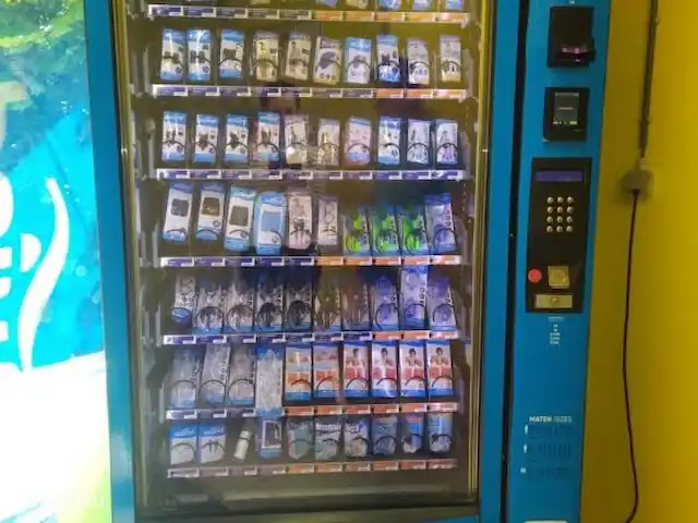 Bungalow Durbuy en Bélgica, Ardenas, Durbuy - casa vacacional Máquina expendedora con material de natación