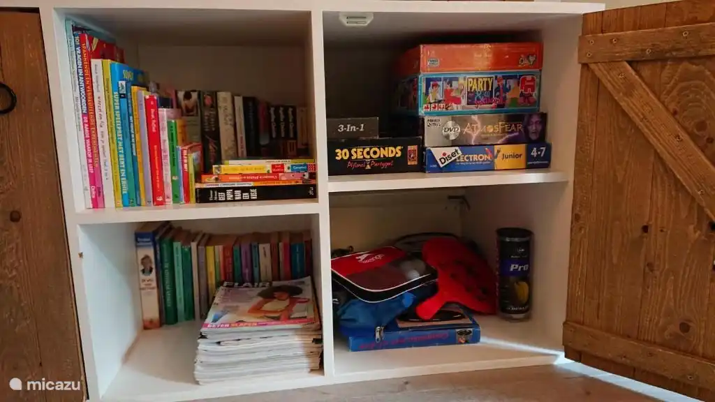 Spiele, Spielzeug und Bücher