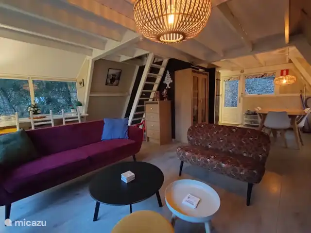 Bungalow Durbuy en Bélgica, Ardenas, Durbuy - casa vacacional Sala de estar y comedor