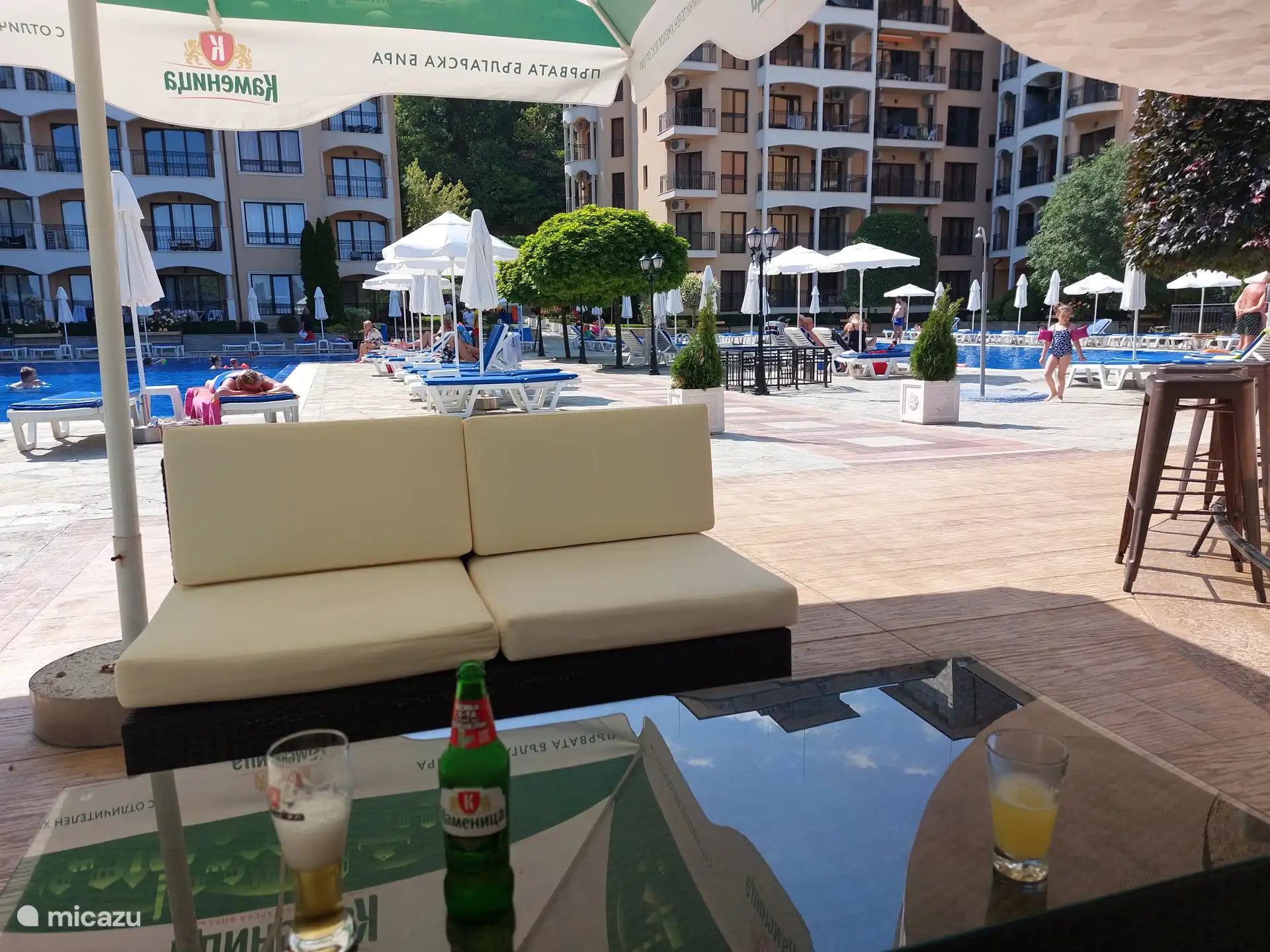 Uitzicht vanaf de poolbar