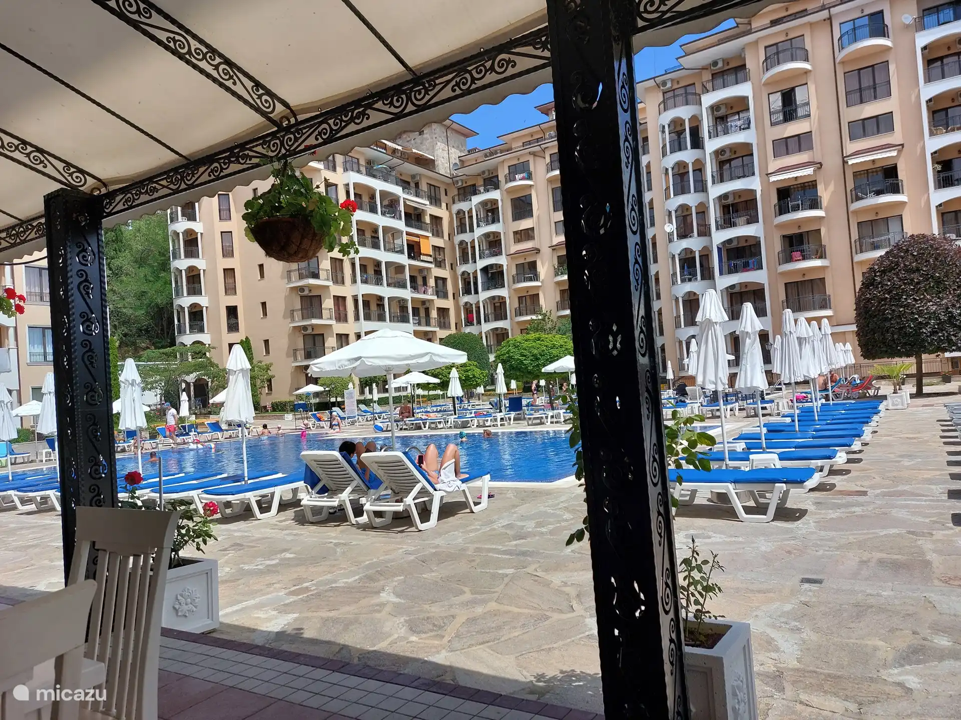 Zicht vanaf restaurant