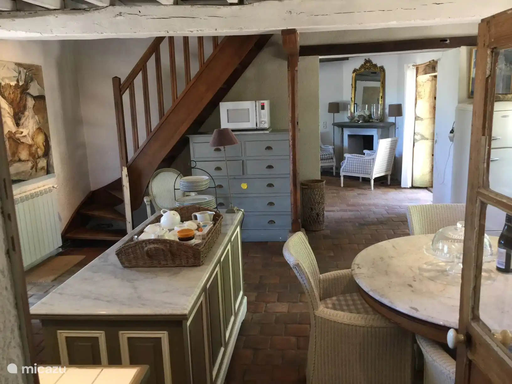 Küche und Arbeitszimmer