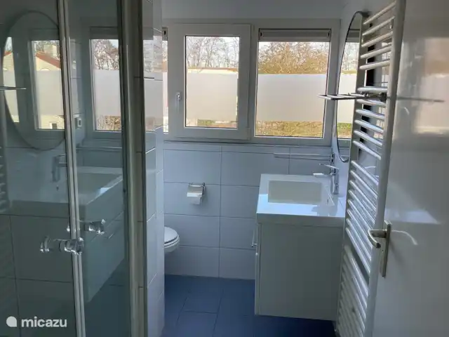 Parque de vacaciones de Krim. 724. en Países Bajos, Texel, De Cocksdorp - casa vacacional Baño primer piso.