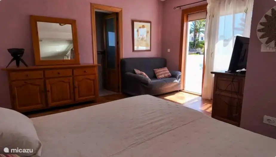 seperate bedroom + bathroom 2nd floor