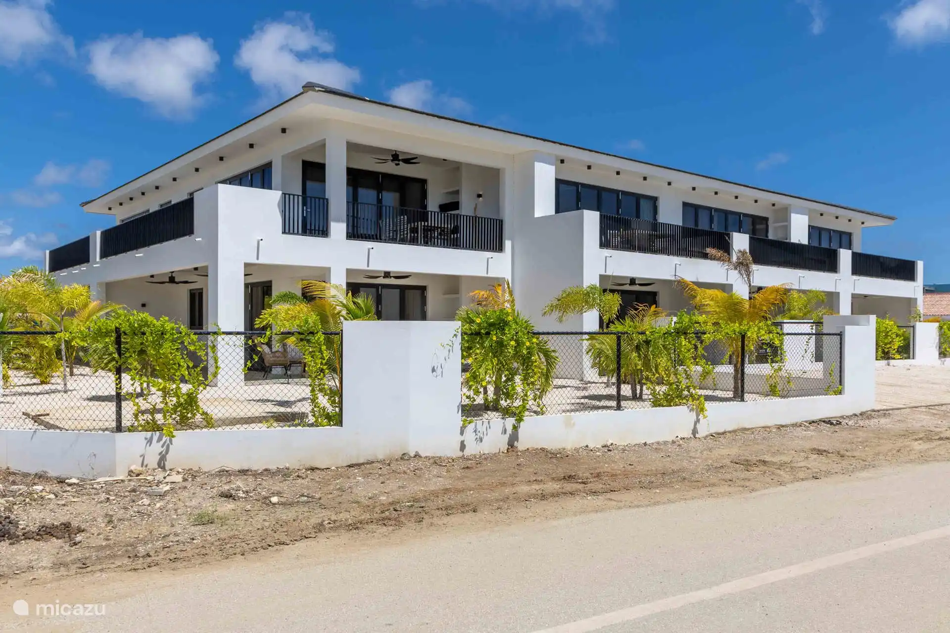 Fachada del complejo de apartamentos