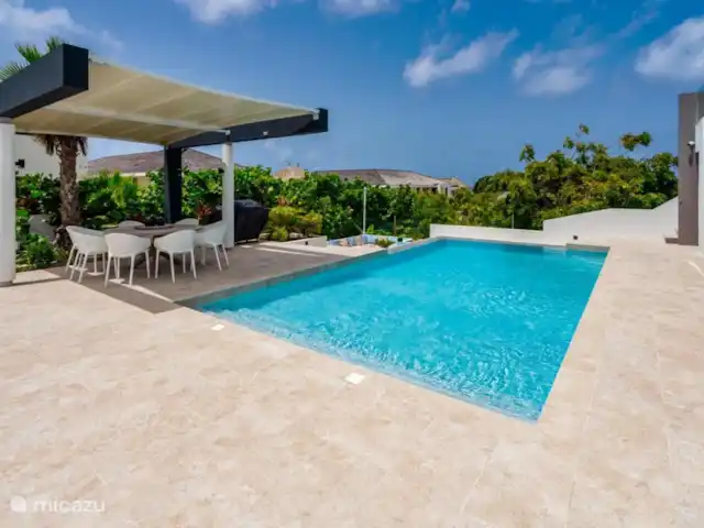 Villa Coastal Bliss en Jan Thiel en Curazao, Banda Arriba (este), Vista Royal - villa Amplia terraza de la piscina