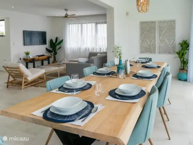 Villa Coastal Bliss en Jan Thiel en Curazao, Banda Arriba (este), Vista Royal - villa Acogedora mesa de comedor para 8 personas