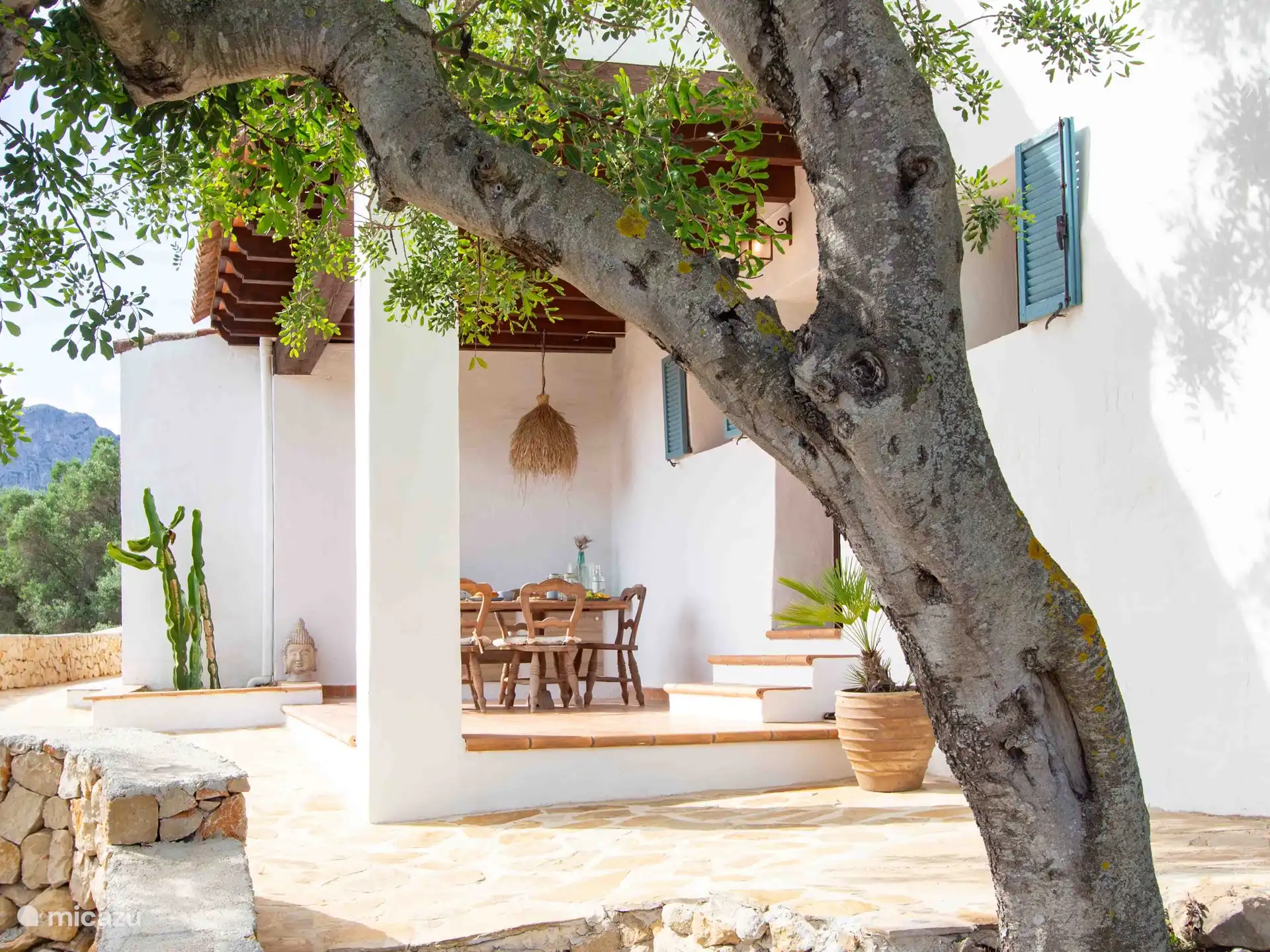 Finca Jabali - Overdekt terras naast de keuken, perfect voor ontbijten. 