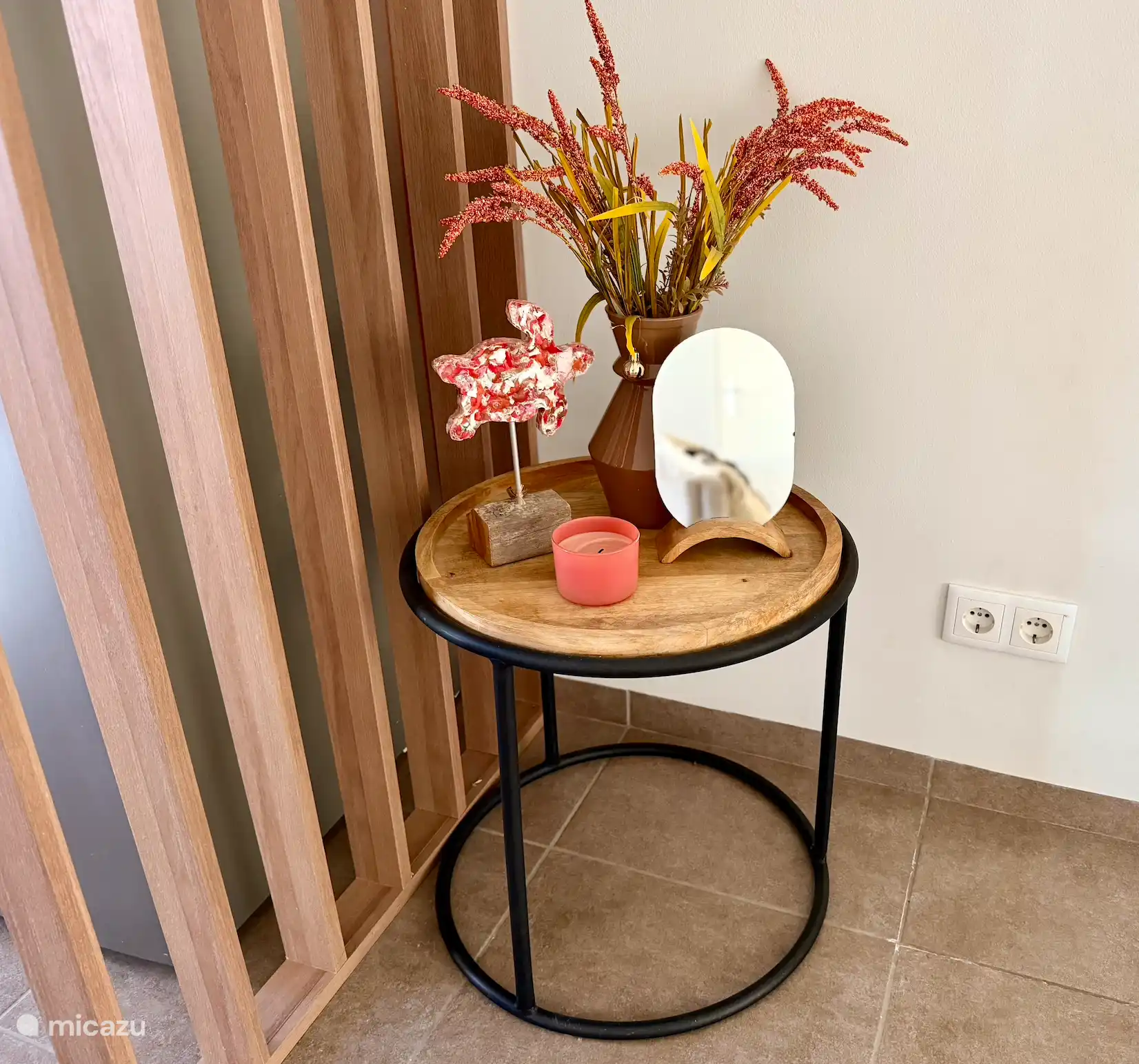 All sockets are 220V.