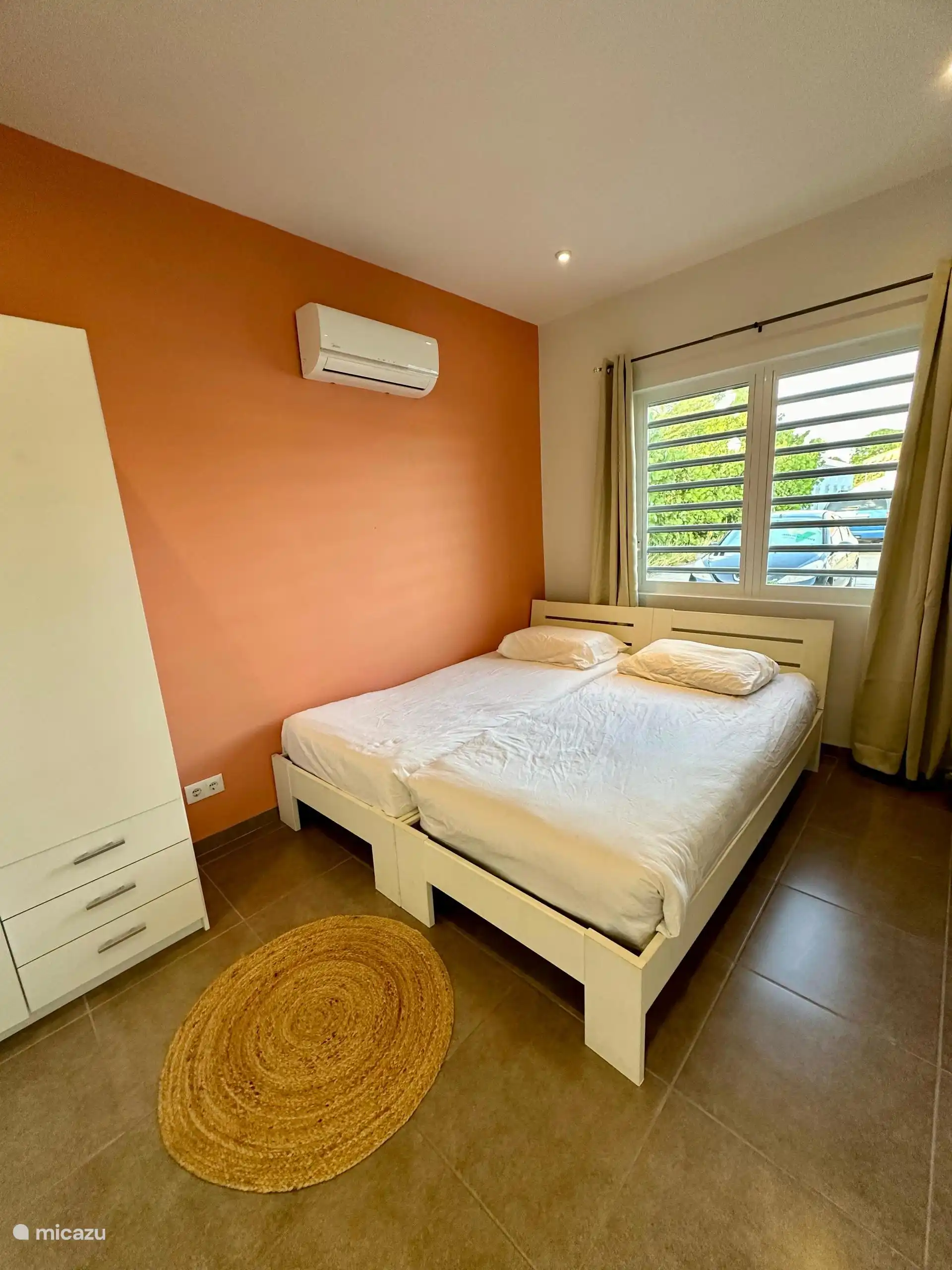 Chambre 2, les lits peuvent être séparés ou l’un contre l’autre.