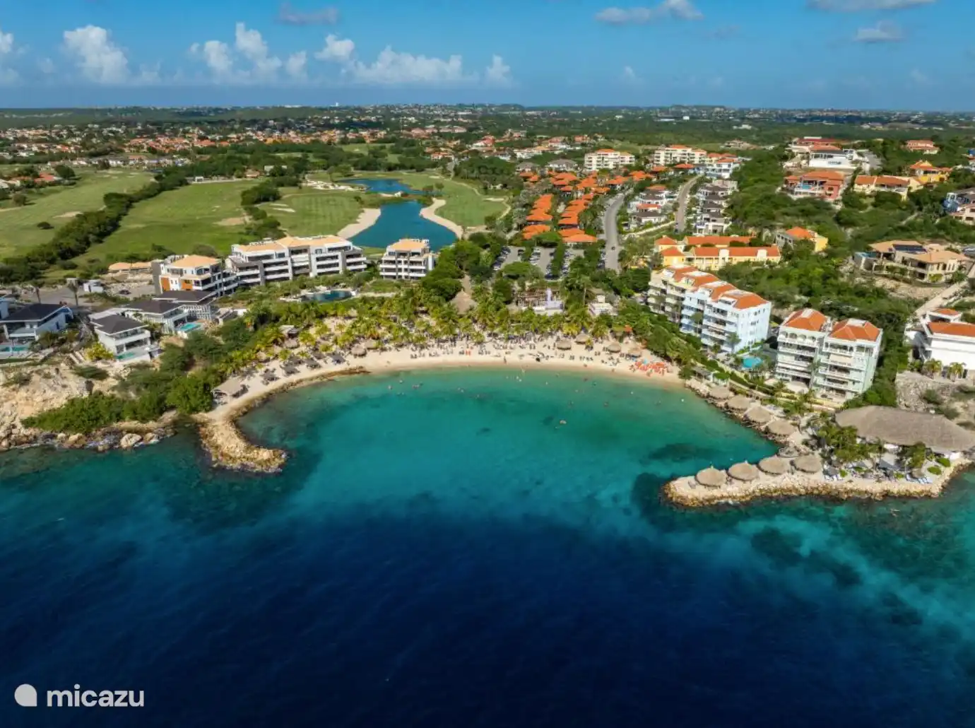 À 2 minutes en voiture, une belle plage !