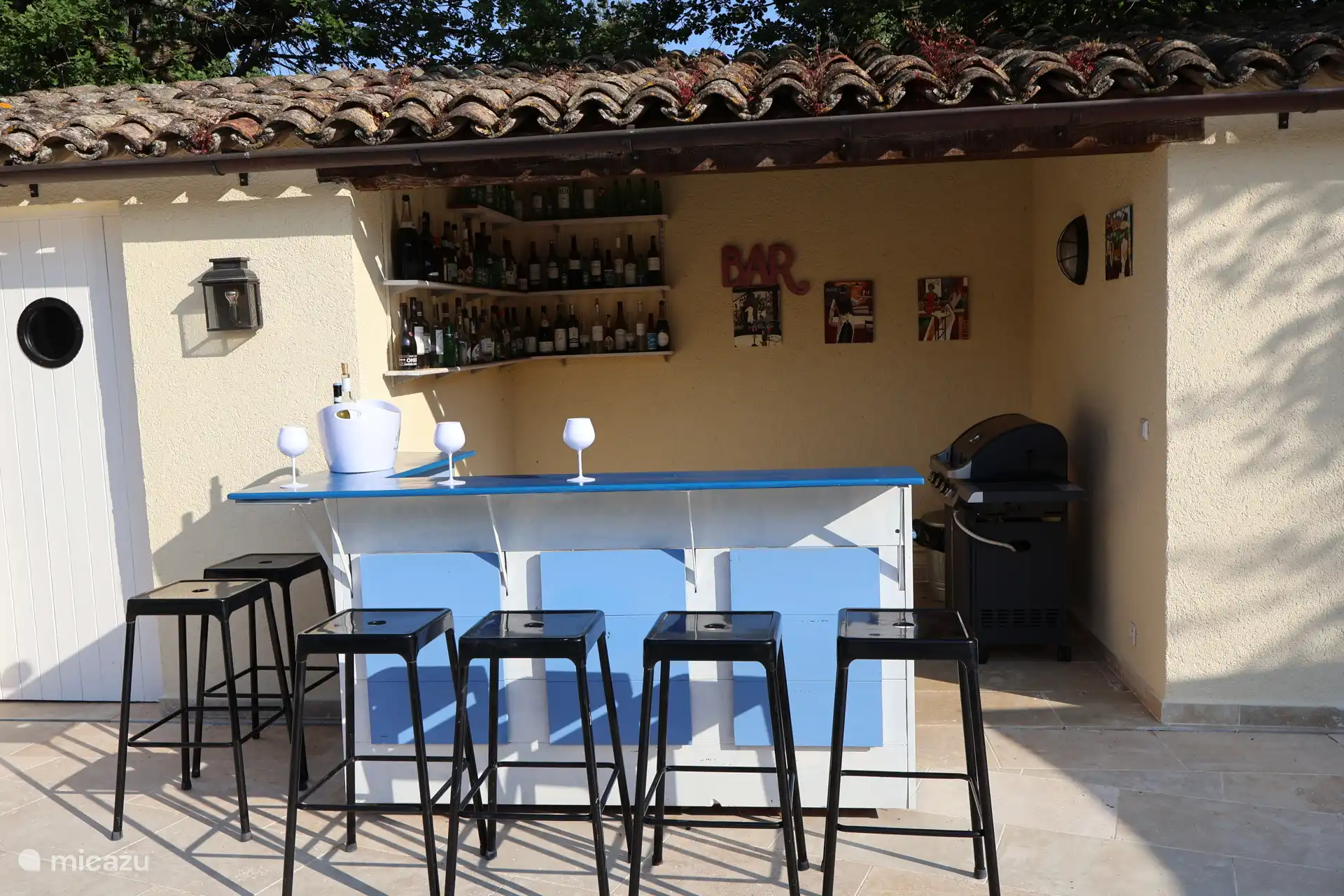 outdoor bar with BBQ