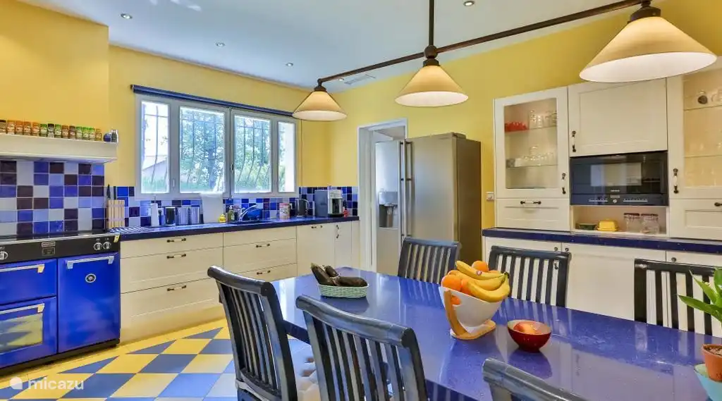 fully equipped and luxurious kitchen