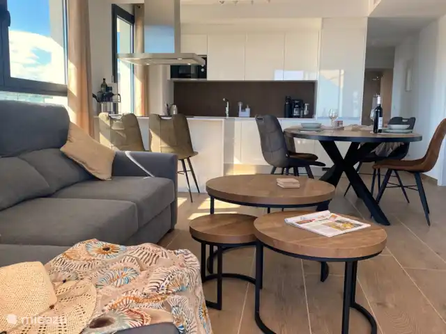Appartement Plage Vista Torres  | Espagne, Costa Blanca, Villajoyosa - appartement Beach Apartment Vista Torres - Leefruimte met eettafel en open keuken.