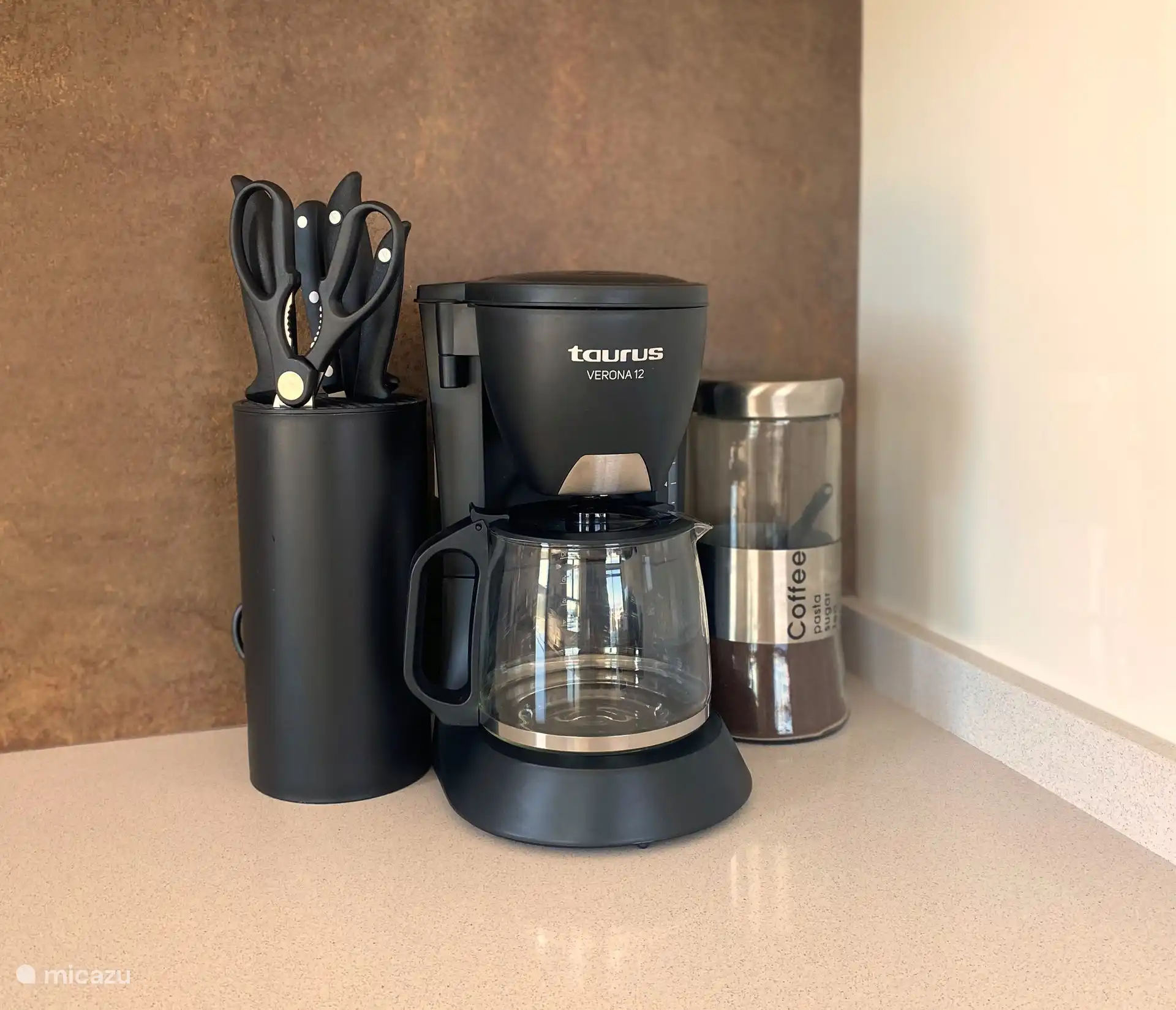 Beach Apartment Vista Torres - Koffiezetapparaat in de keuken. 