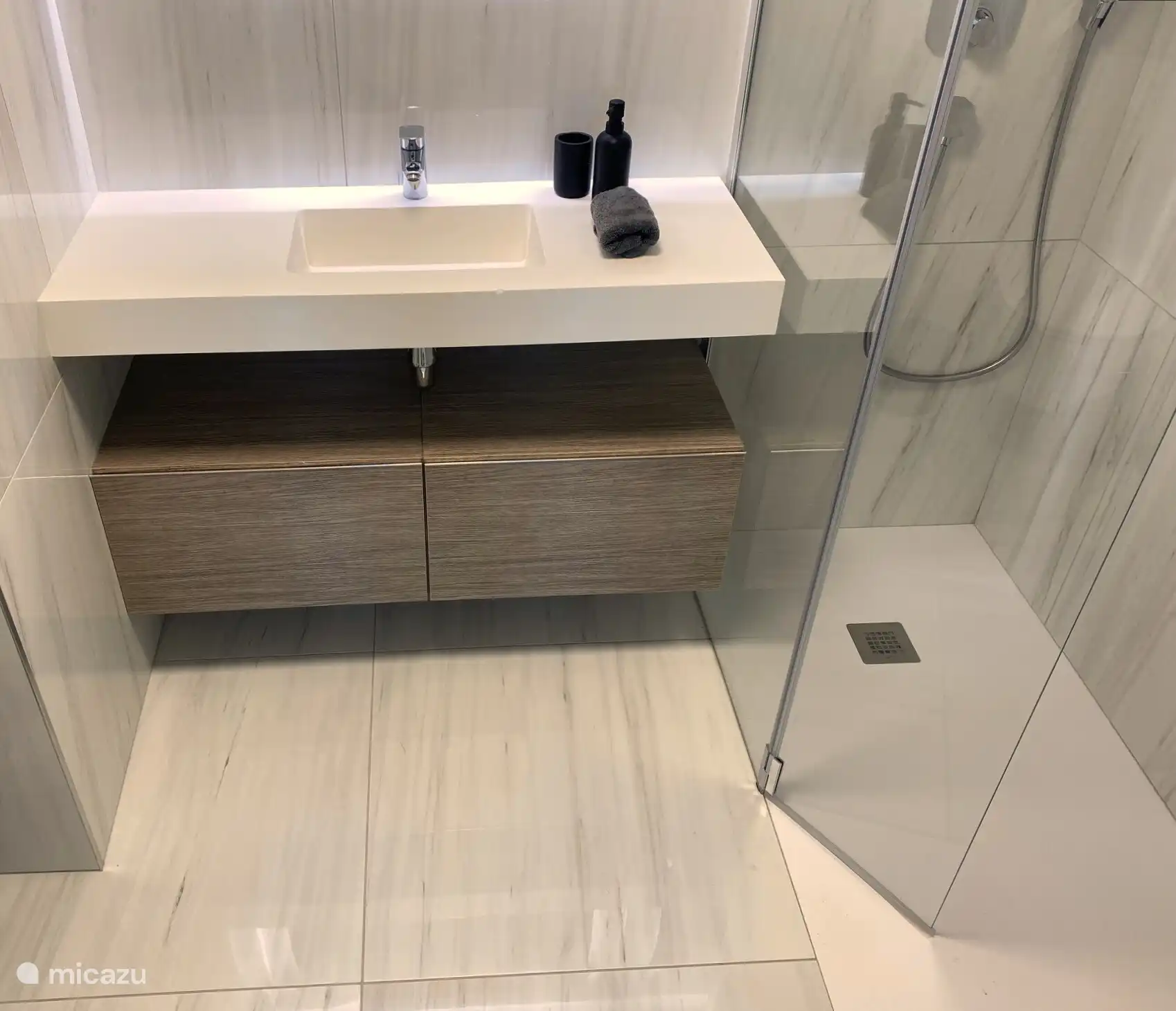 Beach Apartment Vista Torres - Eerste badkamer. 