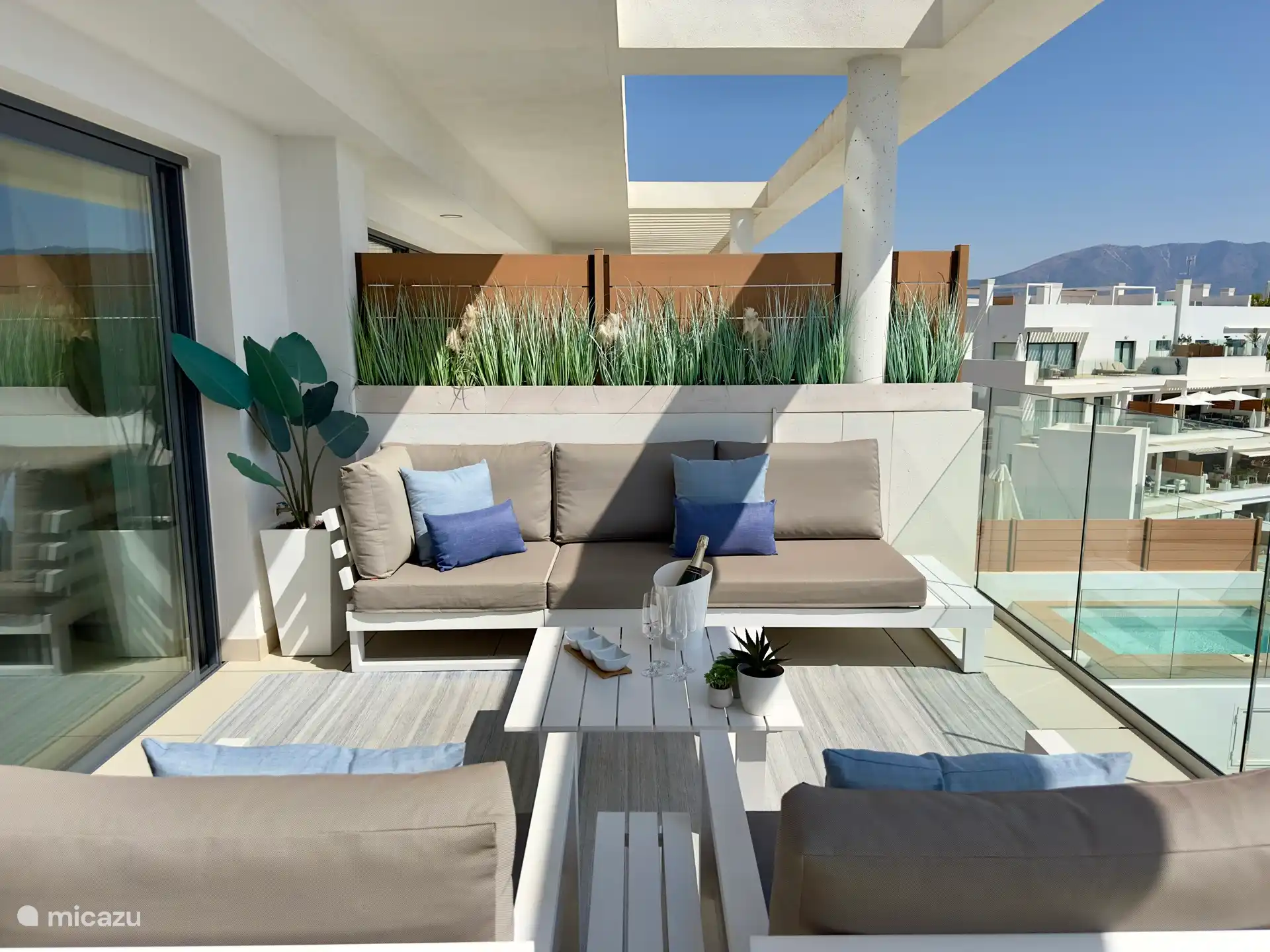 Détendez-vous dans le salon sur la terrasse