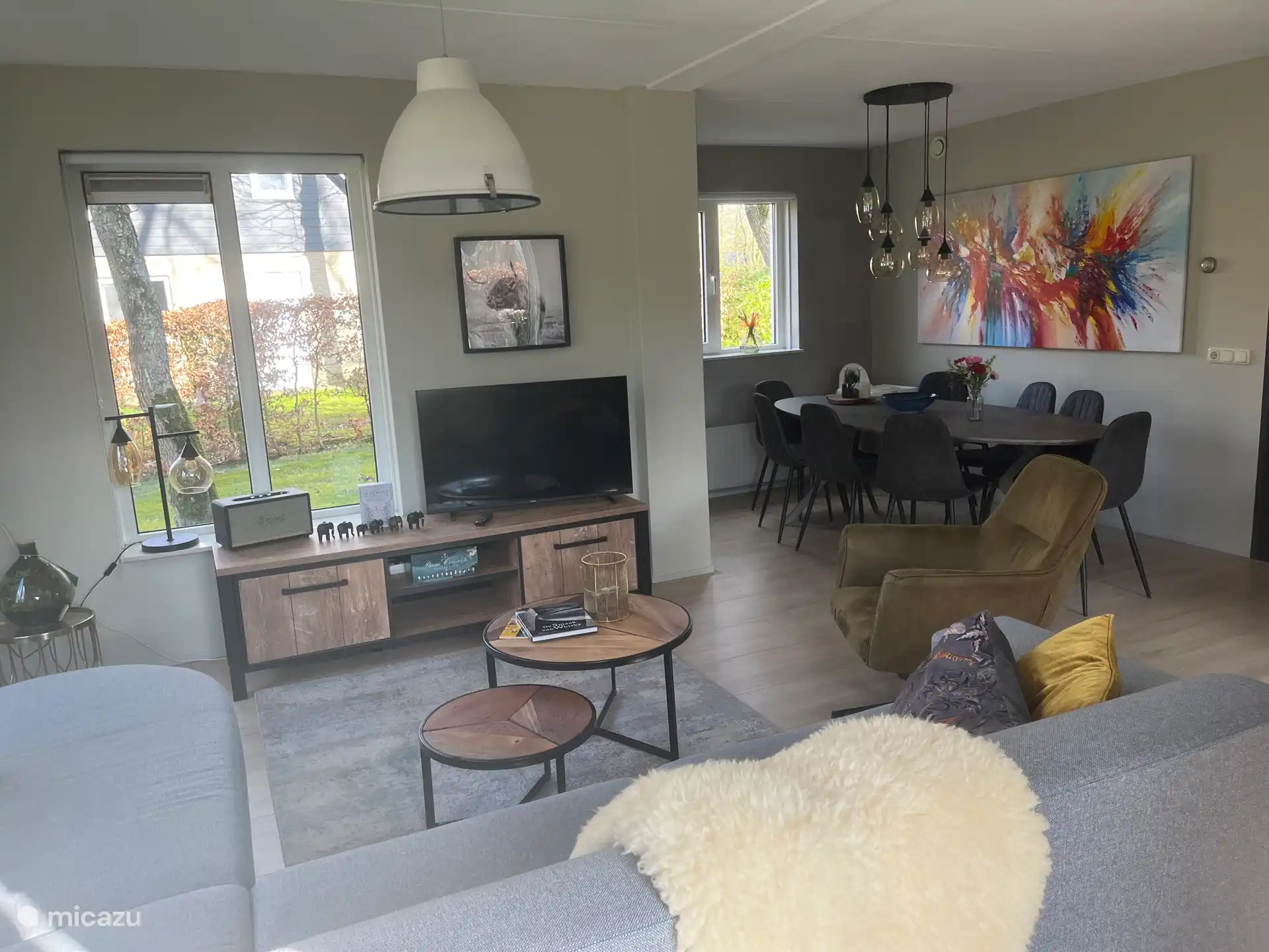 Esszimmer mit 8 Stühlen