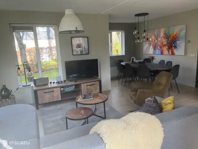 Landhuis op mooi park aan het water huren in Nederland, Drenthe, Westerbork - vakantiehuis Eetkamer met 8 stoelen