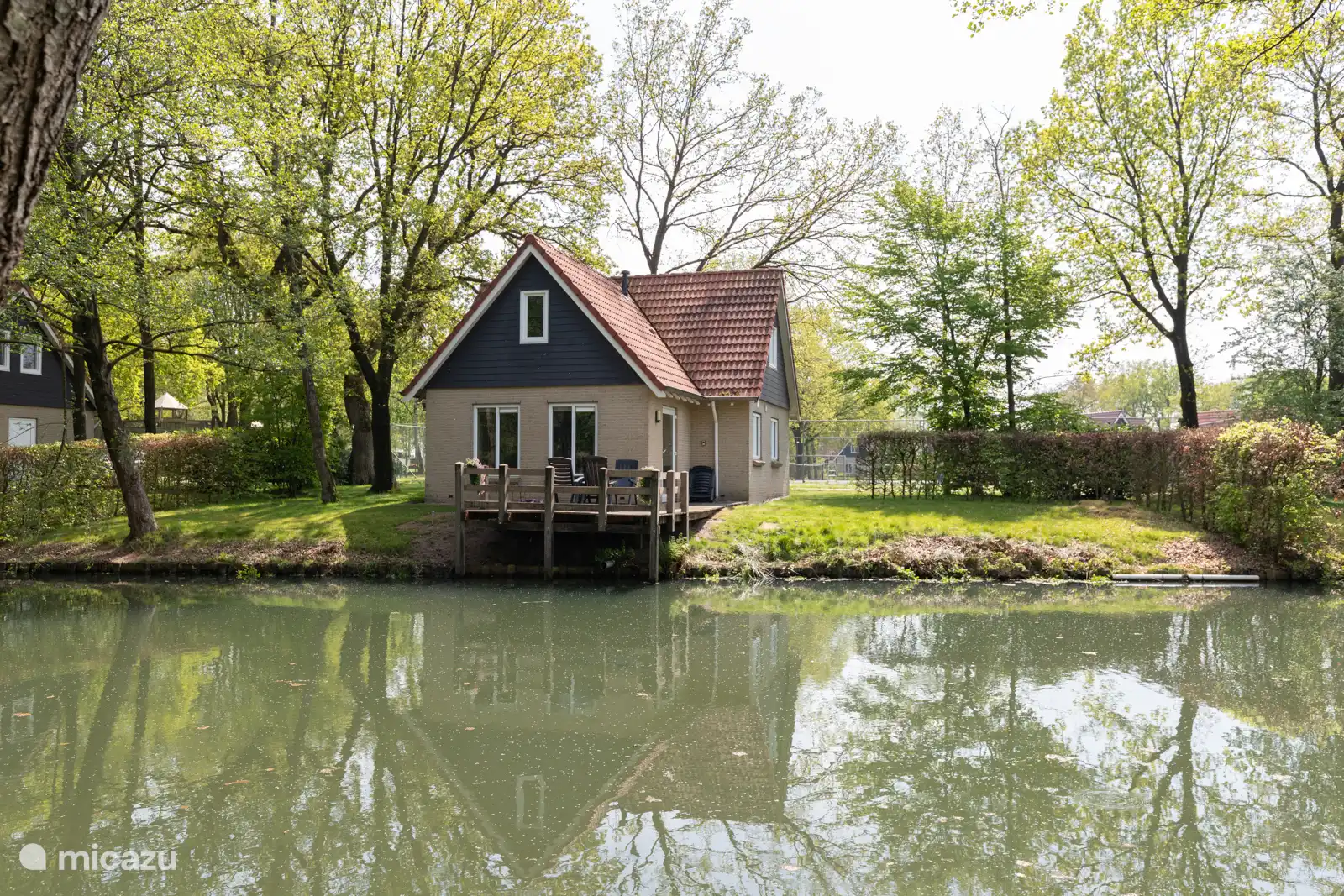 Landhaus in einem schönen Park am Wasser in Niederlande, Drenthe, Westerbork - ferienhaus