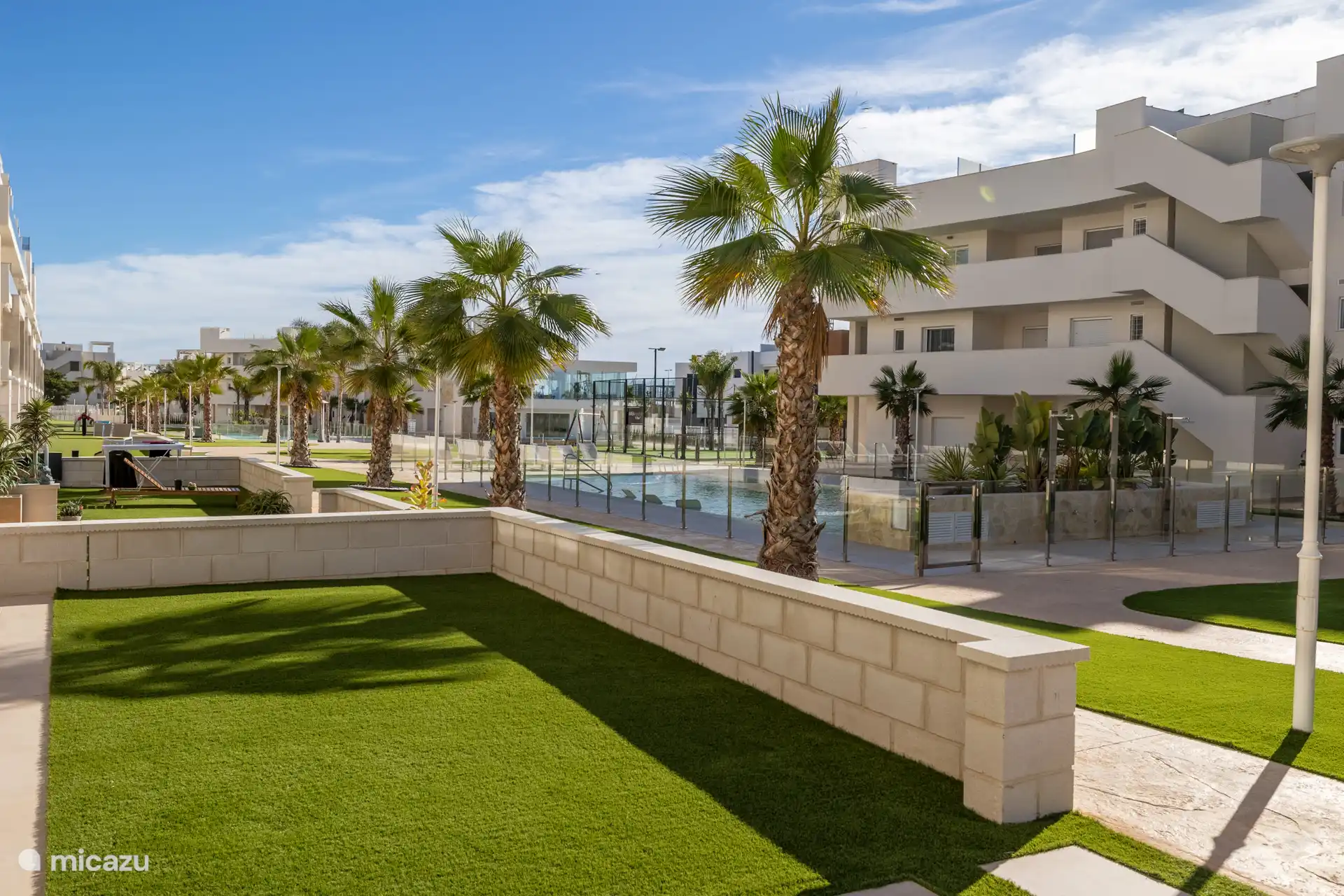 uitzicht vanuit tuin