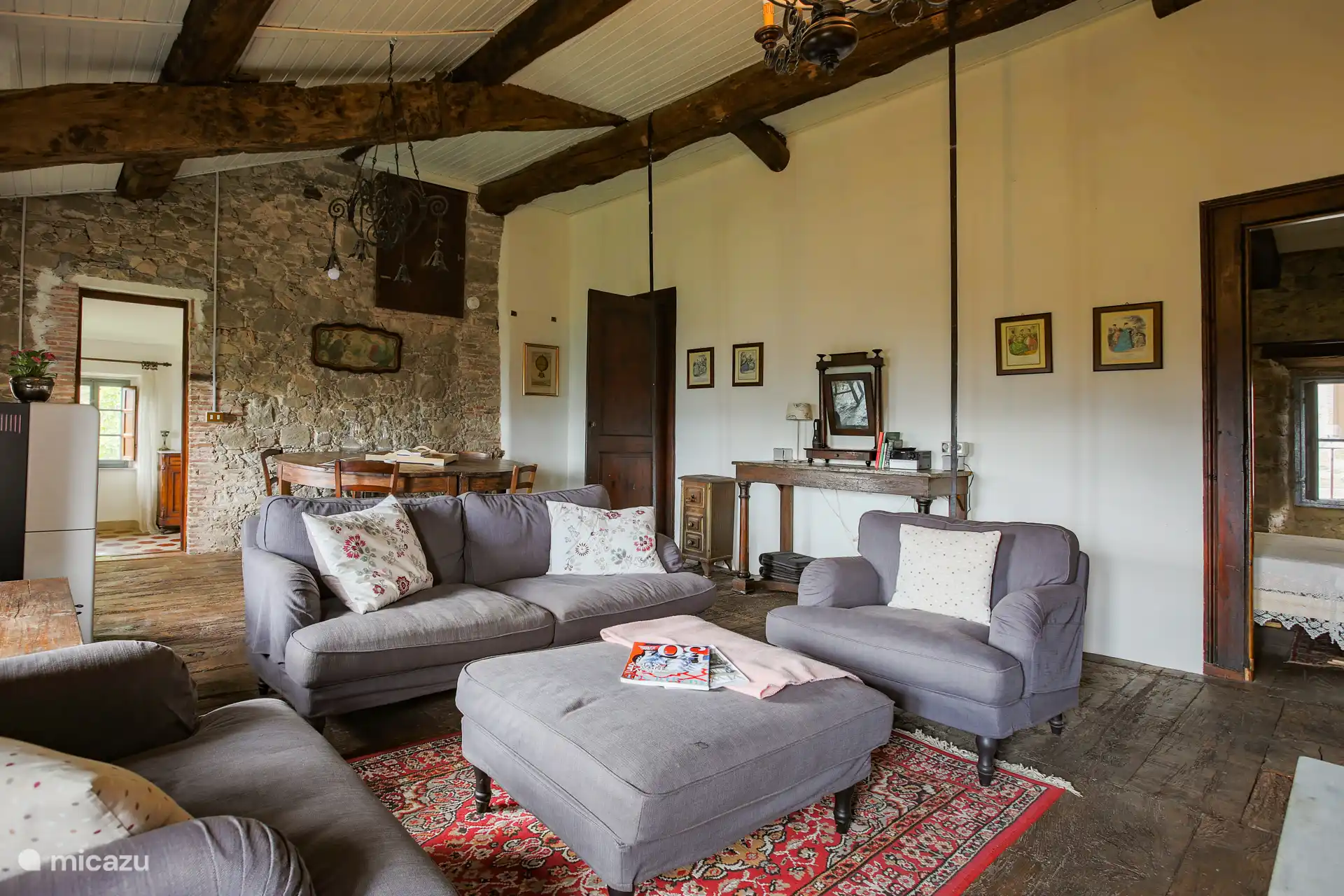 De woonkamer op de eerste etage.