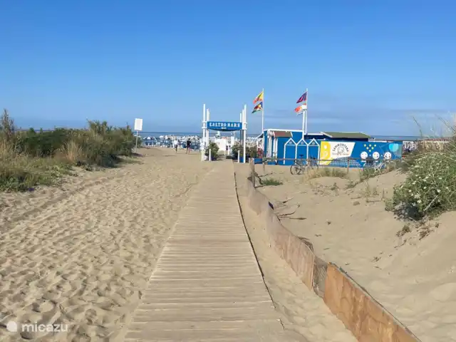 Glamping vakantie Viareggio huren in Italië, Toscane, Viareggio - glamping / safaritent / yurt Aankomst strand links gratis rechts betaald