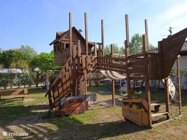 Glamping vakantie Viareggio huren in Italië, Toscane, Viareggio - glamping / safaritent / yurt Speeltuin 2