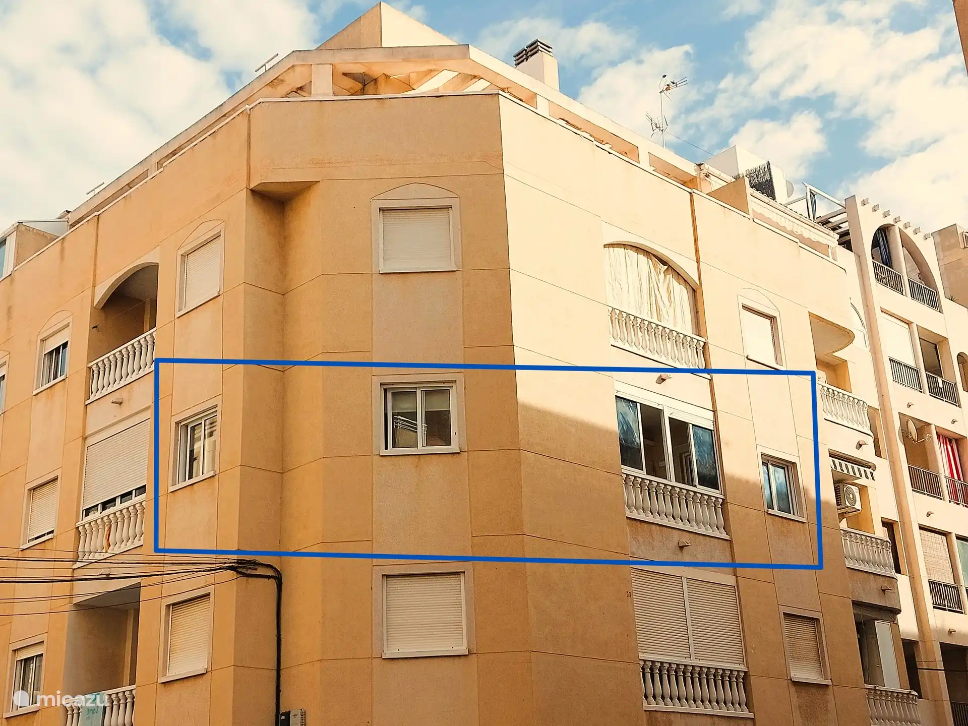 Apartamento Torrevieja en 2ª planta, a 250 metros de la playa. Todo a poca distancia