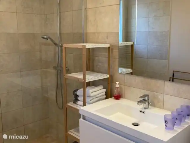 Maison Xiano - Rasteau Mont Ventoux | France, Vaucluse, Rasteau - maison de vacances Salle de bain avec douche à l’italienne