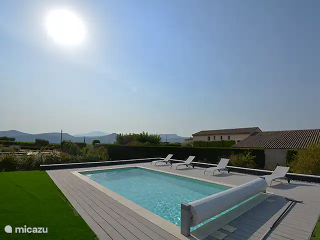 Maison Xiano - Rasteau Mont Ventoux | France, Vaucluse, Rasteau - maison de vacances Piscine avec gazon artificiel attenant