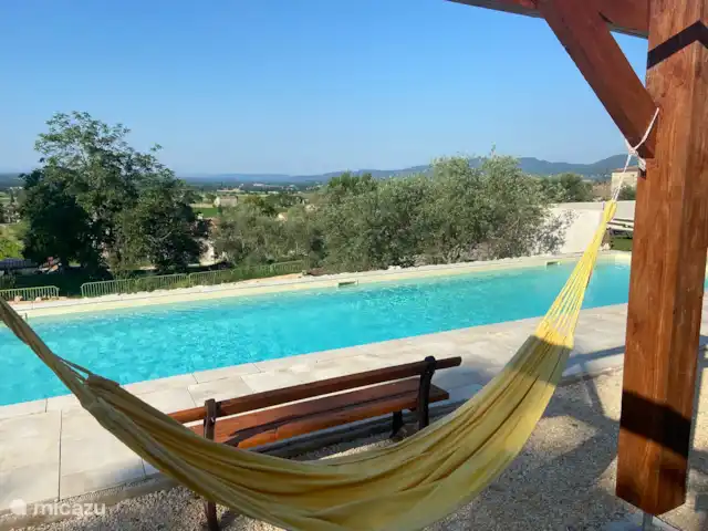 Juego de petanca, Francia, Ardecha, Banne-Pigère, casa rural / cabaña Le Quartier - Serge Gainsbourg