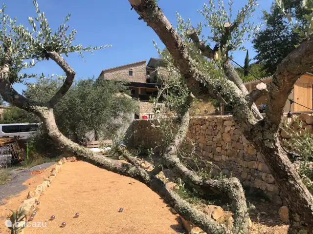Juego de petanca, Francia, Ardecha, Banne-Pigère, casa rural / cabaña Le Quartier - Serge Gainsbourg