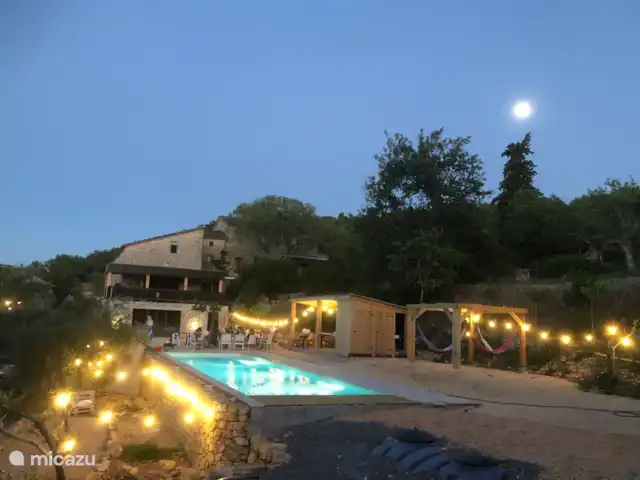 Juego de petanca, Francia, Ardecha, Banne-Pigère, casa rural / cabaña Le Quartier - Serge Gainsbourg