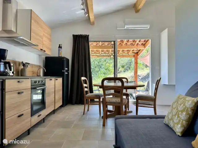 Juego de petanca, Francia, Ardecha, Banne-Pigère, casa rural / cabaña Le Quartier - Serge Gainsbourg
