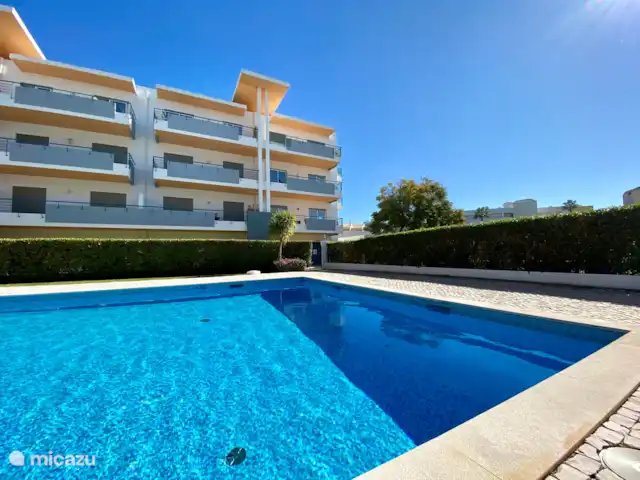 Location de Vacances Portugal, Algarve, Lagos, appartement - Samba La piscine rafraîchissante à portée de main. Mer ou piscine ?