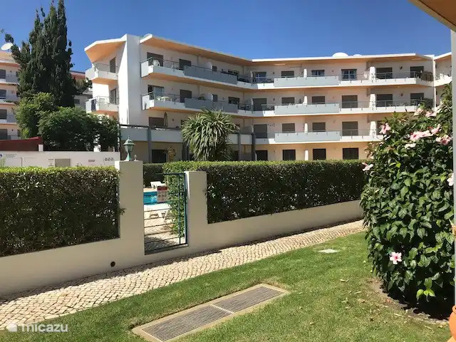 Location de Vacances Portugal, Algarve, Lagos, appartement - Samba La petite copropriété magnifiquement aménagée. Calme mais aussi proche du centre de divertissement et de la Marina.