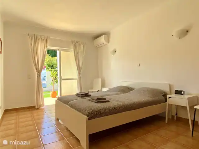 Location de Vacances Portugal, Algarve, Lagos, appartement - Samba Chambre spacieuse avec climatisation.