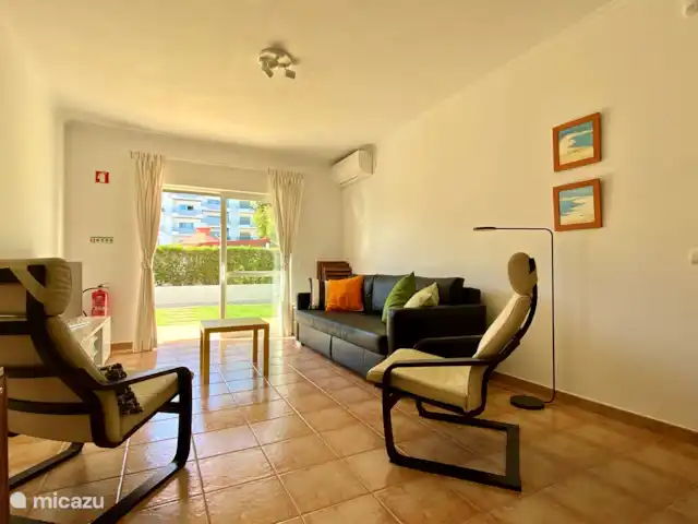 Location de Vacances Portugal, Algarve, Lagos, appartement - Samba Salon avec canapé 3 places et 2 fauteuils de relaxation.