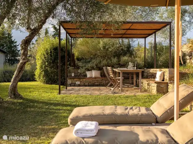 Location de Vacances Italie, Toscane, Gaiole in Chianti, appartement - Appartement Lippi Déjeuner/dîner dans le jardin
