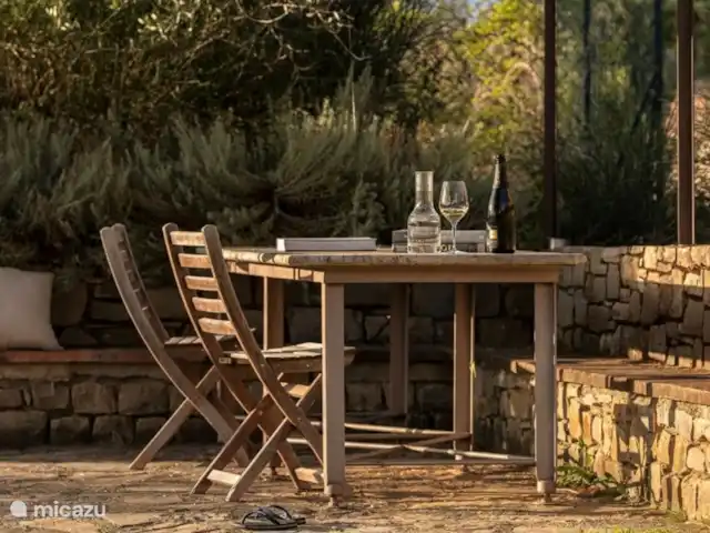 Location de Vacances Italie, Toscane, Gaiole in Chianti, appartement - Appartement Lippi Un apertivo dans le jardin...